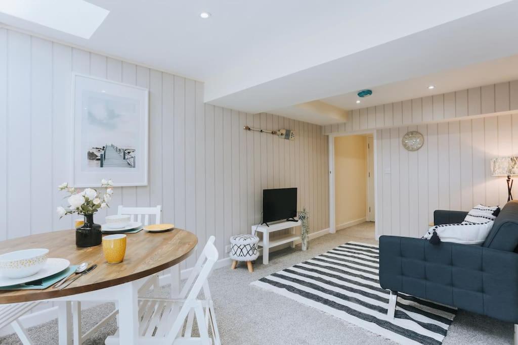 The Lighthouse, Boutique Apartment In The Town Centre - Starlink Wi-Fi 塔维斯托克 外观 照片